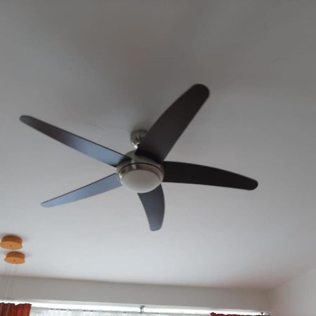 Zluty Apartman A6 V Chomutove Apartment Bagian luar foto