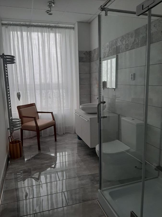 Zluty Apartman A6 V Chomutove Apartment Bagian luar foto