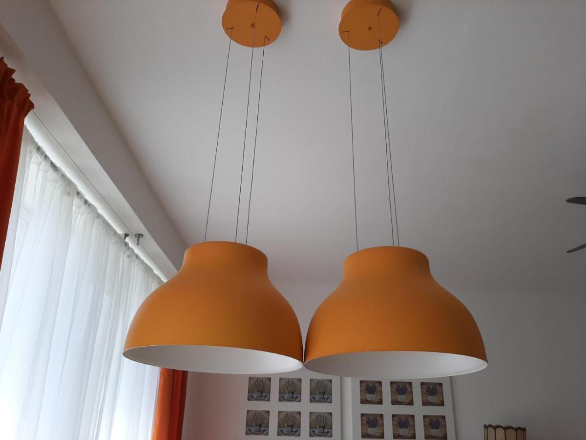 Zluty Apartman A6 V Chomutove Apartment Bagian luar foto
